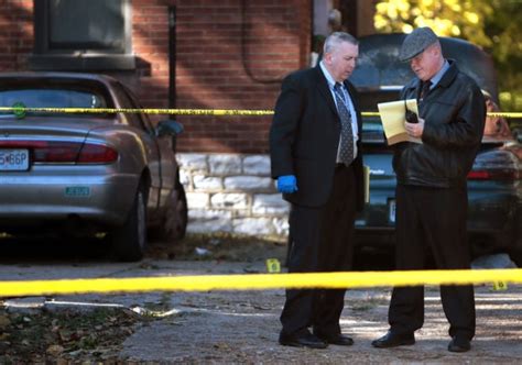 St. Louis homicide detectives investigating after 2-year-old killed